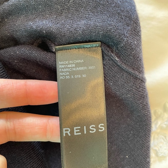 Reiss Merino Wool Off-Shoulder/Scoop back reversible sweater - Picture 9 of 9